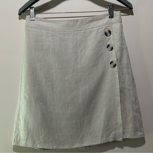 Tahari Dresses & Skirts - Tahari Xs‎ 100% Linen Skirt Women’s Skort Button Accents
